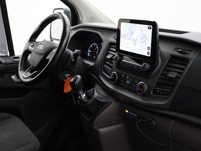 Ford TRANSIT CUSTOM 320 2.0 TDCI 130 PK L2H1 TREND + 2800 KG TREKHAAK / APPLE CARPLAY / CAMERA / STOELVERW.