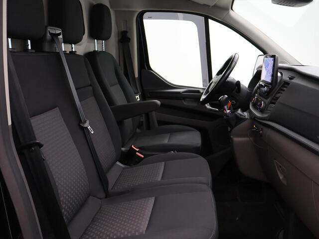 Ford TRANSIT CUSTOM 320 2.0 TDCI 130 PK L2H1 TREND + 2800 KG TREKHAAK / APPLE CARPLAY / CAMERA / STOELVERW.