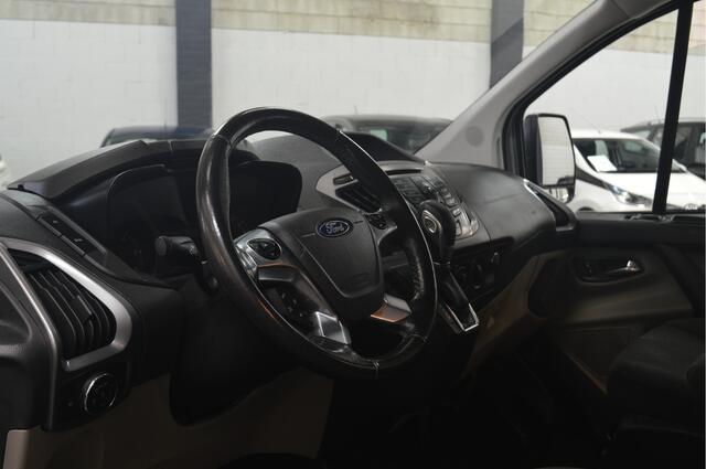 Ford TRANSIT CUSTOM 310 2.0 TDCI L2H1 Limited DUBBELE CABINE // AUTOMAAT // 159.000 km // AIRCO // CRUISE // TREKHAAK // NAVI // PDC //