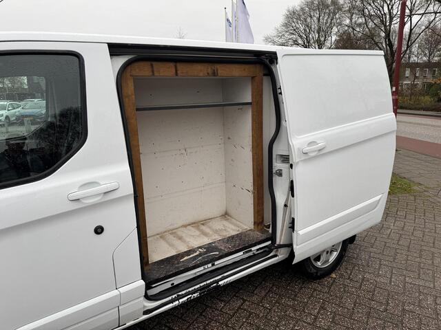 Ford TRANSIT CUSTOM 270 2.0 TDCI L1H1 Limited 130pk | Achteruitrijcamera | Cruise control | Trekhaak | 3 zits | Navigatie | Bluetooth