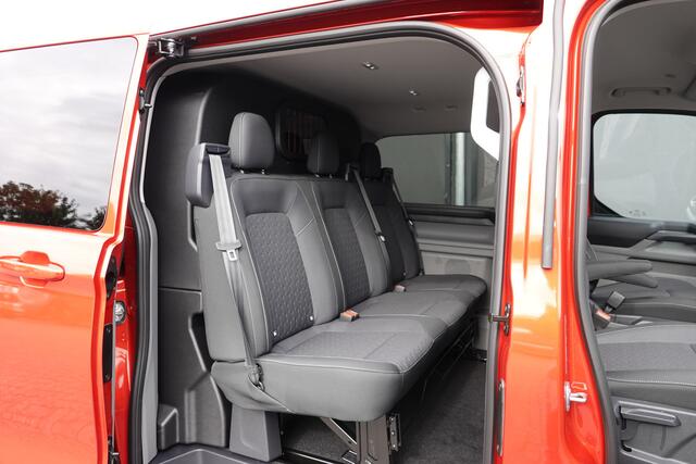 Ford TRANSIT CUSTOM L2H1 2.0Tdci 170Pk Aut. | Dubbele Cabine | Limited | 19'' | Spoilerpack | Artisan Red