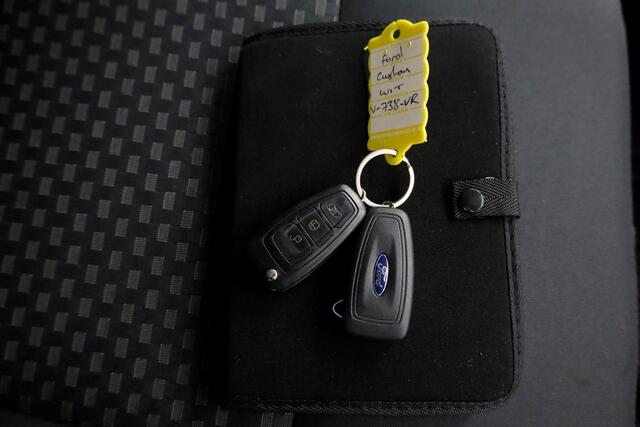 Ford TRANSIT CUSTOM 2.0 TDCI 130pk E6 L1H1 Trend D.C. Airco/Navi 01-2019