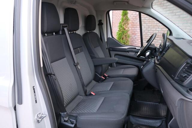 Ford TRANSIT CUSTOM 300 2.0 TDCI L1H1 Trend 130pk/96kW Automaat | 3 stuks leverbaar! | Dodehoek | Multimediascherm | Carplay | Camera | Voorruitverwarming | etc. etc. 79885