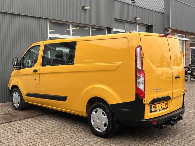Ford TRANSIT CUSTOM 340 2.0 TDCI L2H1 DC Airco Cruise control Trekhaak 2800kg trekgewicht 5-Persoons Stoelverwarming Bluetooth Parkeersensoren voor en achter Schuifdeur rechts 1e eigenaar Euro 6