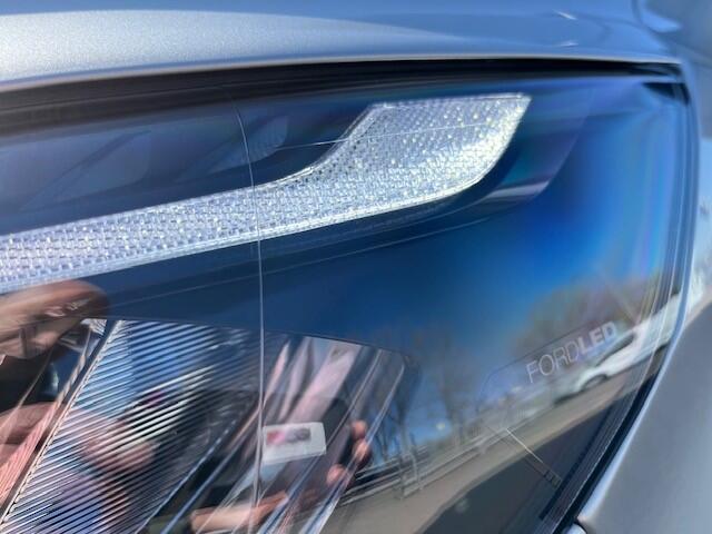 Ford TRANSIT CUSTOM Trend DCL2H1 320 150PK MT6 BPM VRIJ I DUBBEL CABINE I 150PK I 5Pers. I CAMERA I DUBBELE SCHUIFDEUR 5 JAAR GARANTIE I LM VELGEN I LED KOPLAMPEN