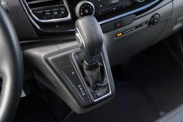 Ford TRANSIT CUSTOM L2H1 2.0 Tdci 185Pk Aut. | Sport 320 | Stoel-Bank | 2xSchuifdeur | Imperiaal | Achteruitrijcamera | Trekhaak | 17''