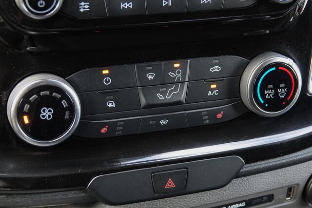 Ford TRANSIT CUSTOM L2H1 2.0 Tdci 185Pk Aut. | Sport 320 | Stoel-Bank | 2xSchuifdeur | Imperiaal | Achteruitrijcamera | Trekhaak | 17''