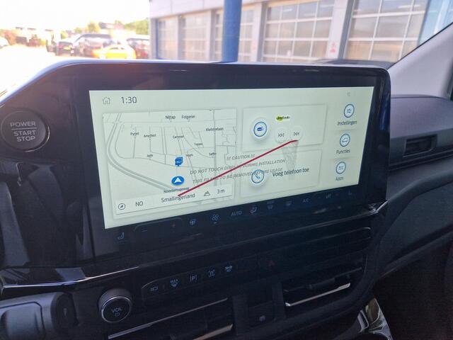 Ford TRANSIT CUSTOM 320 L2 Limited/Titanium 233pk e-CVT PHEV incl. ¤4.422,- korting! | Dubbele cabine Snoeks leder | Full led | Dubbele zij-schuifdeur | Direct uit voorraad leverbaar! | Full options