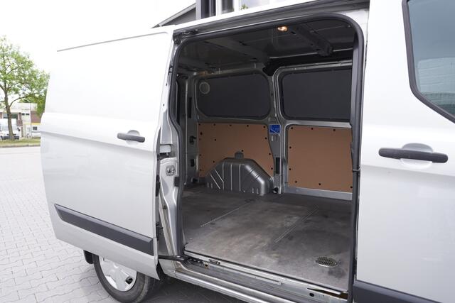 Ford TRANSIT CUSTOM 2.0 TDCI 130PK EURO 6 - Airco - Navi - Cruise - Stoelverwarming - ¤14.900,- Excl.