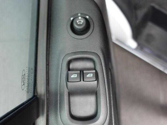 Ford TRANSIT CUSTOM 131pk Automaat L2H1 Trend Trekhaak Cruise control Achterklep Airco Euro6