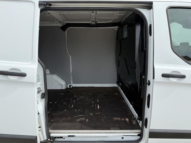 Ford TRANSIT CUSTOM 2.0 TDCI 130pk Automaat L1H1 Scherm Cruise Control Camera Airco LED Parkeersensoren voor achter