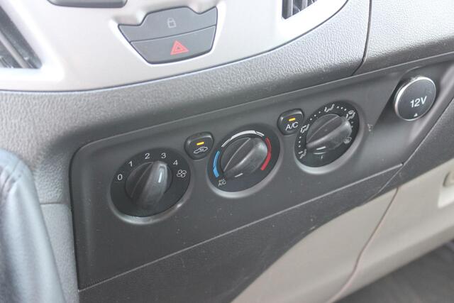 Ford TRANSIT CUSTOM 6-persoons 2.2 TDCI L1H1 Trend DC