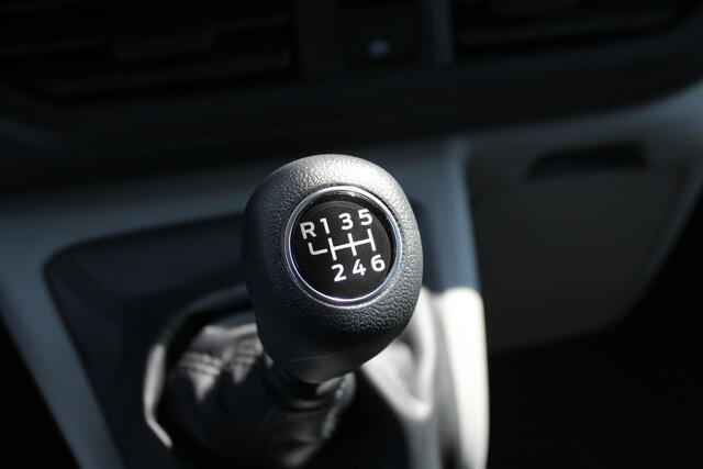 Ford TRANSIT CUSTOM 320 2.0 TDCI L2H1 Trend DC 136pk - Carplay - Android - Camera - Trekhaak - LED koplampen - Stoelverwarming - Draadloos laden - Rijklaar