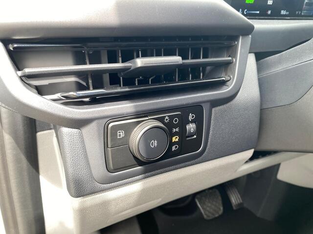 Ford TRANSIT CUSTOM Sport 2.5 233pk e-CVT PHEV 8-weg verstelbare verwarmbare passagiersstoel | Inklapbare trekhaak | Centrale dubbele vergrendeling | 19 inch lichtmetalen Sport velgen | Driver Assistance Pack Premium | Verwarmbaar stuurwiel | AGM accu | PHEV 1-fase oplaadkab