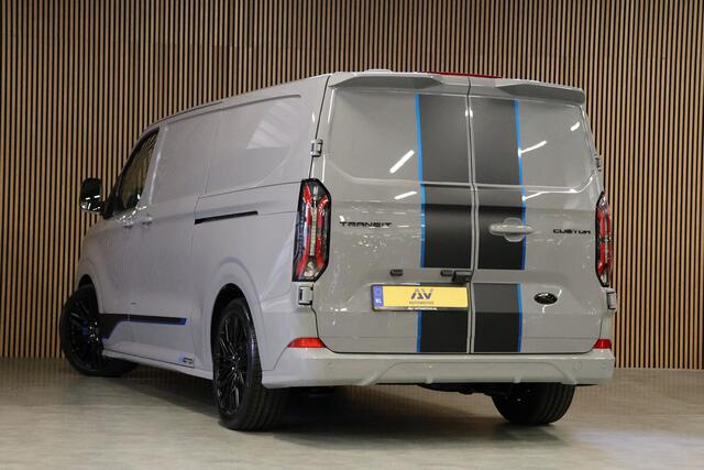 Ford TRANSIT CUSTOM 300 2.0 TDCI L2H1 Sport 170 PK DC | L+R Schuifdeur | Dubbel Cabine | ACC | Blind Spot | Navigatie | Camera | CarPlay | Lane Assist | | Raptor Edition | Trekhaak | 6-Zitter | MODELJAAR 2025 | Verlengde fabrieksgarantie tot 12-2029 | Dubbel Cabine