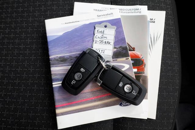 Ford TRANSIT CUSTOM 320 2.0 TDCI 136pk L1H1 Trend LED/ACC/Navi/Camera 06-2024