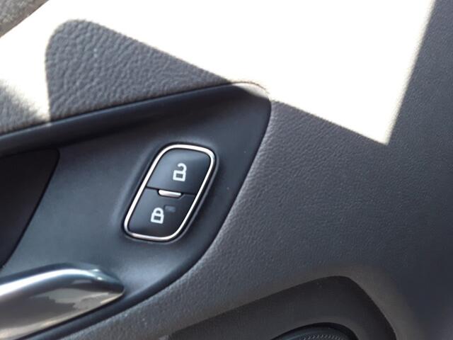 Ford TRANSIT CUSTOM 300 2.0 TDCI 130 PK / L2H1 TREND/ NAVI / LANE-ASSIST / APPLE-CAR