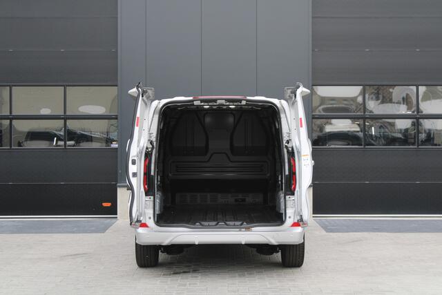 Ford TRANSIT CUSTOM 300 2.0 TDCI L2H1 Sport 170pk - 2x Schuifdeur - ACC - 19'' LM Velgen - 70L Tank - Navi - Camera - Stoel & Stuurverwarming - Blind Spot - Rijklaar