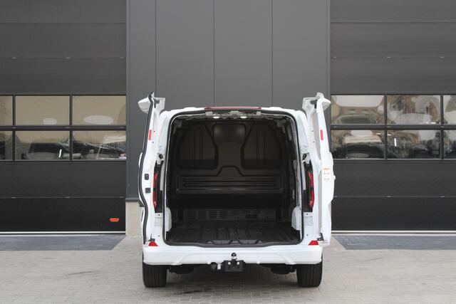 Ford TRANSIT CUSTOM 300 2.0 TDCI L2H1 Sport 170pk - 2x Schuifdeur - Trekhaak - ACC - 19'' LM Velgen - 70L Tank - Navi - Camera - Stoel & Stuurverwarming - Blind Spot - Rijklaar