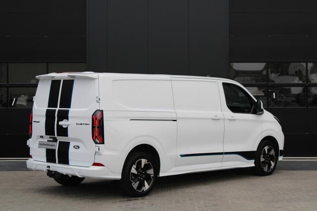 Ford TRANSIT CUSTOM 300 2.0 TDCI L2H1 Sport 170pk - 2x Schuifdeur - Trekhaak - ACC - 19'' LM Velgen - 70L Tank - Navi - Camera - Stoel & Stuurverwarming - Blind Spot - Rijklaar
