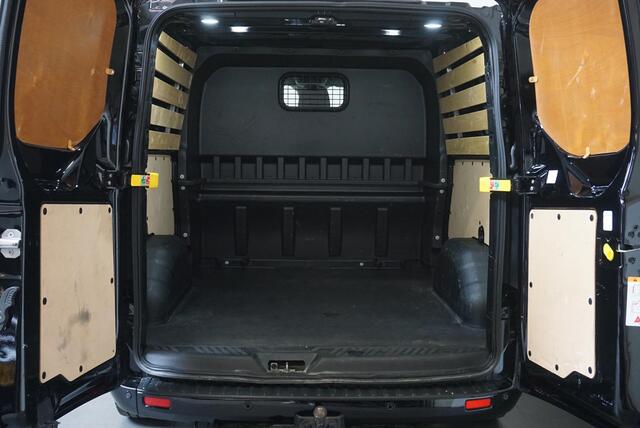 Ford TRANSIT CUSTOM 300 2.0 TDCI 130 pk Automaat Dubbele Cabine LIMITED! L2 | Navigatie | Airco | Bluetooth | 5-Zits | Trekhaak | DAB+