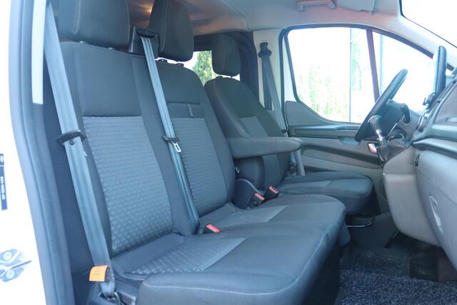 Ford TRANSIT CUSTOM 320 2.0 TDCI L2H1 TREND DC 6-PERS. | TREKHAAK | CAMERA | CARPLAY | VOORRUITVERW. | CRUISE | DAKDRAGERS