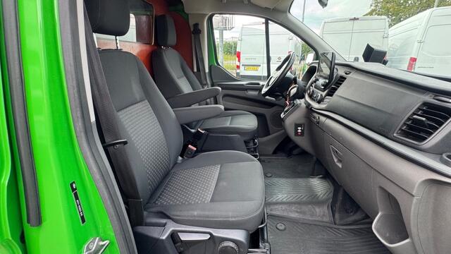 Ford TRANSIT CUSTOM 2.0 TDCI 96KW 131PK L2H1 AUTOMAAT EURO 6 AIRCO/ CRUISE CONTROL/ NAVIGATIE/ 100% DEALERONDERHOUDEN