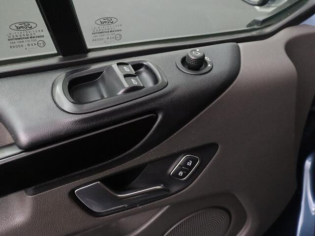 Ford TRANSIT CUSTOM 2.0TDCi 170PK Automaat Limited | Leder | LMV ¤ 1800,-- meerprijs | Navigatie | Camera | Airco | Cruise | Trekhaak