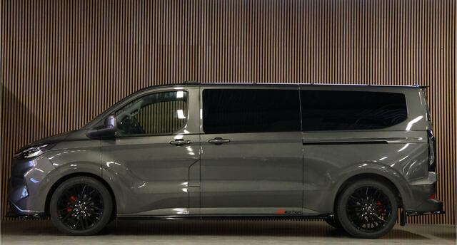 Ford TRANSIT CUSTOM 320 2.0 TDCI 150 PK L2H1 DC LIMITED | L+R Schuifdeur | Dubbel Cabine | ACC | Blind Spot | Navigatie | Camera | CarPlay | Lane Assist | Raptor Edition | Trekhaak | Glaslook panelen | 6-Zitter | Verlengde fabrieksgarantie tot 09-2029