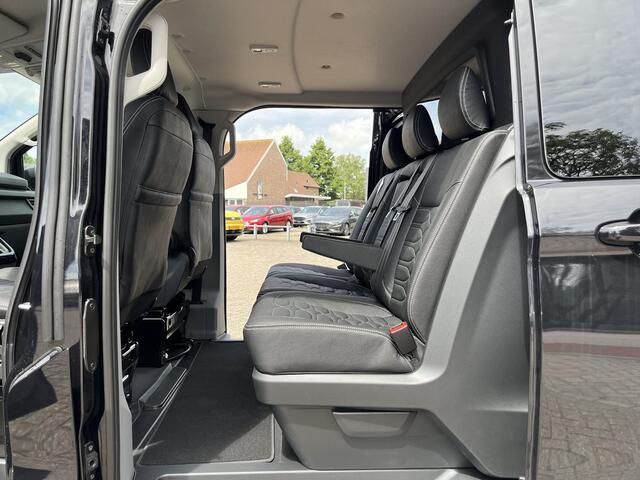 Ford TRANSIT CUSTOM 320 2.5 PHEV L2H1 Black Platinum DC | SCI | 233pk | Netto bijtelling 2025 vanaf 461,- per maand! | Driver Assistance Pack Ultimate | Dubbele Zijschuifdeuren | Ford Voorraad