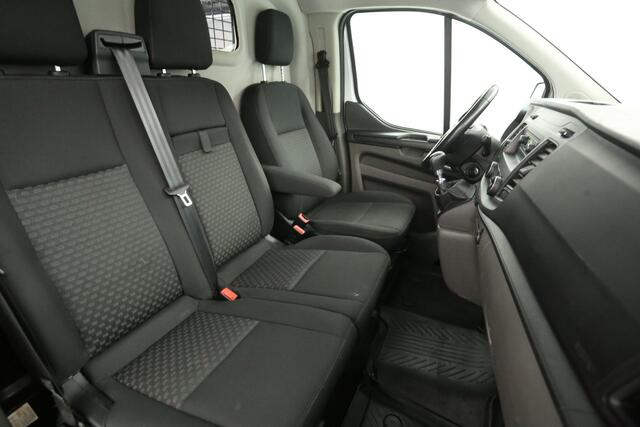 Ford TRANSIT CUSTOM 2.0 TDCI L1H1 | Airco | Cruise | 3 Persoons | Parkeersensoren | Stoelverw. | Trekhaak