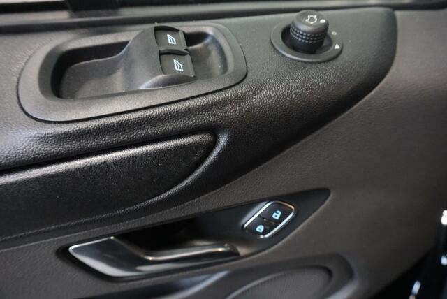 Ford TRANSIT CUSTOM 300 2.0 TDCI 130pk L2H1 Automaat | Navigatie | Cruise control | Camera | PDC VA | Trekhaak | Lichtmetalen Velgen