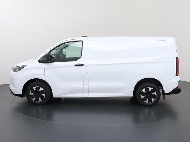 Ford TRANSIT CUSTOM E-Transit 320 | L1 H1 | Trend | 65 kWh | 2300 KG. AHW | Climate Control | Apple Carplay / Android Auto | 328 KM Range | Voorruitverwarming | Stoelverwarming | LED Koplampen | Achterdeuren |