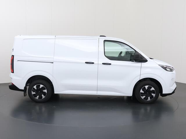 Ford TRANSIT CUSTOM E-Transit 320 | L1 H1 | Trend | 65 kWh | 2300 KG. AHW | Climate Control | Apple Carplay / Android Auto | 328 KM Range | Voorruitverwarming | Stoelverwarming | LED Koplampen | Achterdeuren |