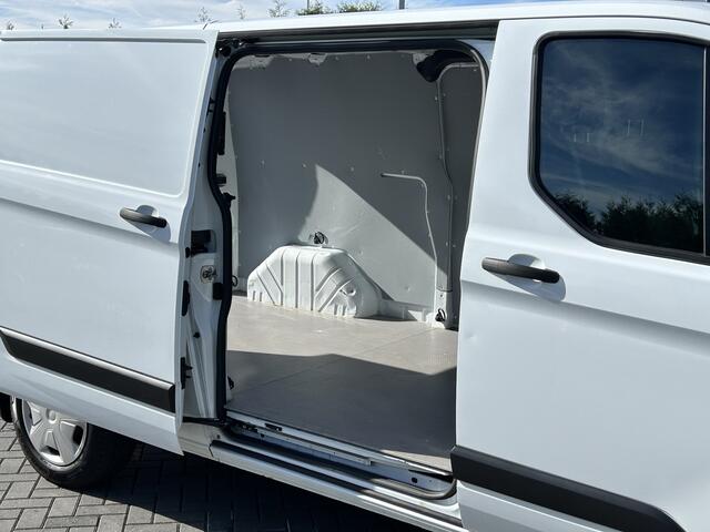 Ford TRANSIT CUSTOM 2.0 TDCI 130 PK AUTOMAAT / L2H1 / 1e EIGENAAR / 44.043 KM !! / AIRCO / ADAPTIVE CRUISE / NAVI / 3-ZITS