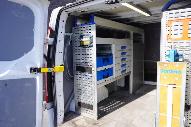 Ford TRANSIT CUSTOM 2.0 TDCI EURO 6 - Airco - Navi - Cruise - Motor loopt niet goed ¤ 6.900,- Excl.