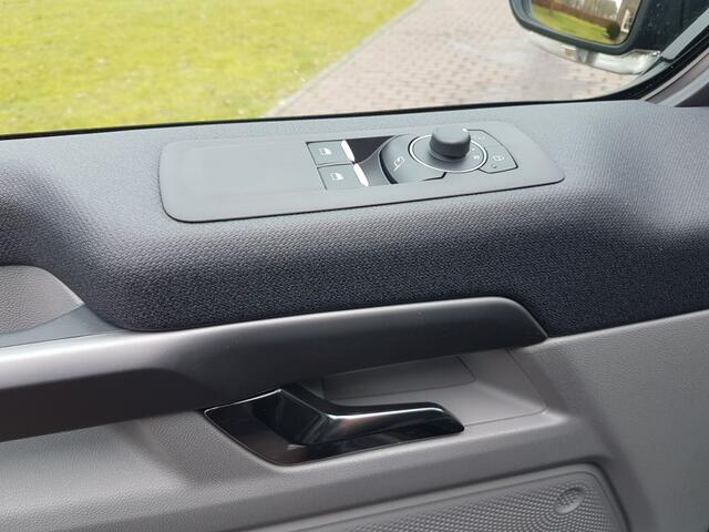 Ford TRANSIT CUSTOM Transit Custom Tourneo L2H1 320 Limited Titanium BPM vrij 170pk