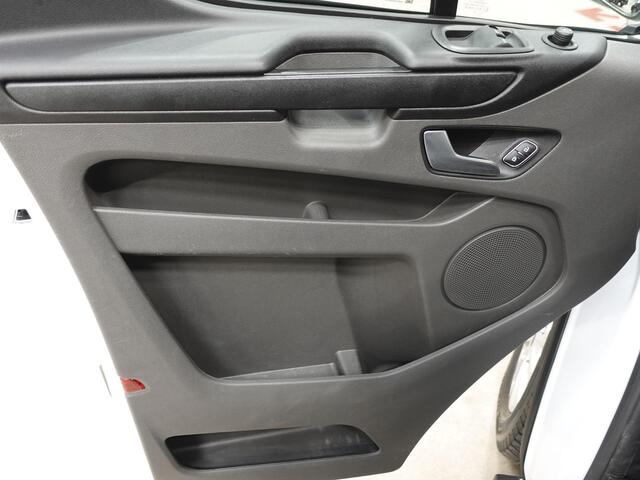 Ford TRANSIT CUSTOM 300 2.0 TDCI L2H1 Trend Dubbele Cabine Automaat Airco Bluetooth Cruise Control Navi Trekhaak