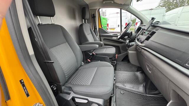 Ford TRANSIT CUSTOM 2.0 TDCI 96KW 131PK L2H1 EURO 6 AIRCO/ CRUISE CONTROL/TREKHAAK/ 100% DEALERONDERHOUDEN