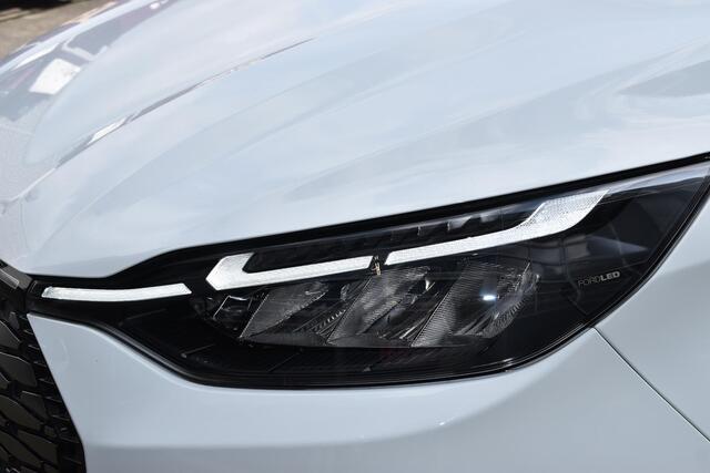 Ford TRANSIT CUSTOM E-Transit 340 L2H1 Limited 65kWh 136pk! Achteruijrijcam. / Trekhaak+2300kg Trekgewicht / Clima / Stoelverw+Stoelverw+Voorruitverw. / Lichtmetaal / Direct leverbaar / 0,99% Fin lease