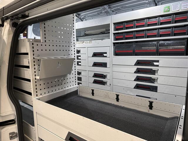 Ford TRANSIT CUSTOM 340 2.0 TDCI Automaat 131PK H2 Trend 3Pers. *ideaal voor Camper* Navigatie / Pdc./ Airco / Safety&Comfort pack / Driver assist / Stoelverwarming /