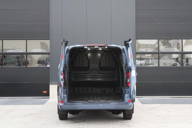 Ford TRANSIT CUSTOM 320 2.0 TDCI L2H1 Limited 170pk - 2x Schuifdeur - ACC - Blind spot - Navigatie - Camera - Draadloos laden - Stoelverwarming - Rijklaar