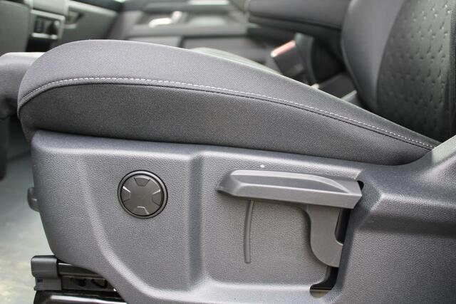 Ford TRANSIT CUSTOM 320 2.0 TDCI L2H1 Limited 170pk - 1+1 Stoelopstelling - 2x Schuifdeur - Adaptive Cruise - Verwarmd stuur - Blind spot - Navigatie - Camera - Draadloos laden - Rijklaar