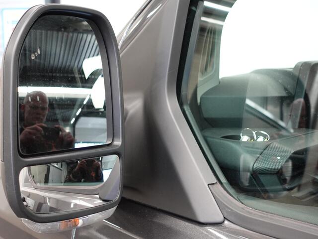 Ford TRANSIT CUSTOM 300 2.0 TDCI L2H1 Automaat Trend Nieuw Model! | Navigatie | Camera | Trekhaak | Parkeer sensoren | Cruise Control |