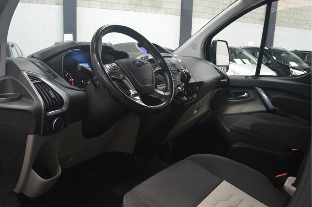 Ford TRANSIT CUSTOM 290 2.2 TDCI L2H1 Limited DUBBELE CABINE // AIRCO // CRUISE // NAVI // TREKHAAK // 2x SCHUIFDEUR // STOELVERWARMING //