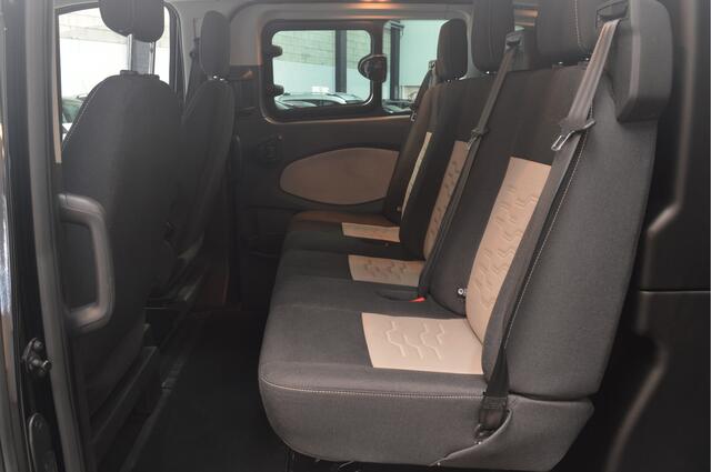 Ford TRANSIT CUSTOM 290 2.2 TDCI L2H1 Limited DUBBELE CABINE // AIRCO // CRUISE // NAVI // TREKHAAK // 2x SCHUIFDEUR // STOELVERWARMING //