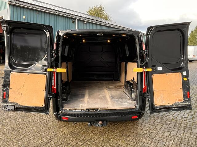 Ford TRANSIT CUSTOM 300 2.0 130Pk TDCI L2H1 Trend / Cruise / Airco / Trekhaak / Apk t/m 19-06-2026