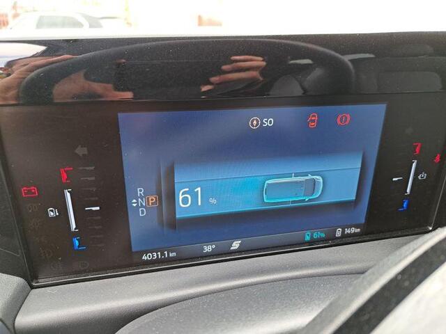 Ford TRANSIT CUSTOM Tourneo 340 L2H1 Active 65 kWh 218pk | Driver Assistance Pack | Verwarmde Voorstoelen | 8 persoons | Uniek in Nederland!