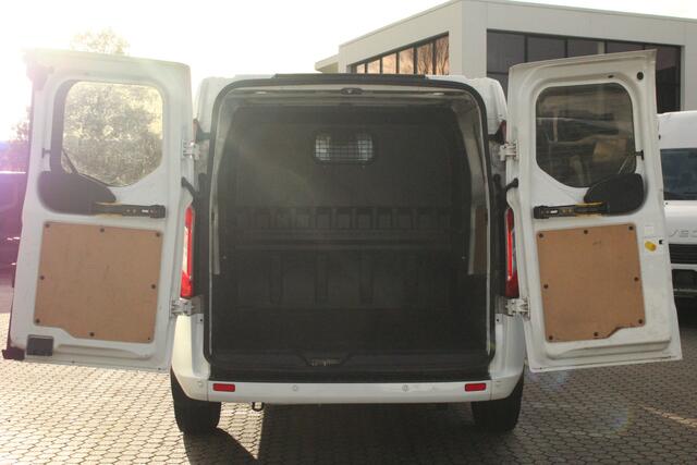 Ford TRANSIT CUSTOM 320 2.0TDCI 170pk L2H1 Limited DC | Automaat | L+R Zijdeur | Carplay/Android | Camera | Lease 450,- p/m