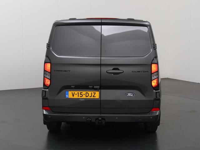 Ford TRANSIT CUSTOM 320 | 2.0 TDCI | L2 H1 | Limited | LM Velgen | 2-zits | Trekhaak | Navigatie | Apple Carplay / Android Auto | Comfort Stoelen | DAB+ | Stoelverwarming | Voorruitverwarming